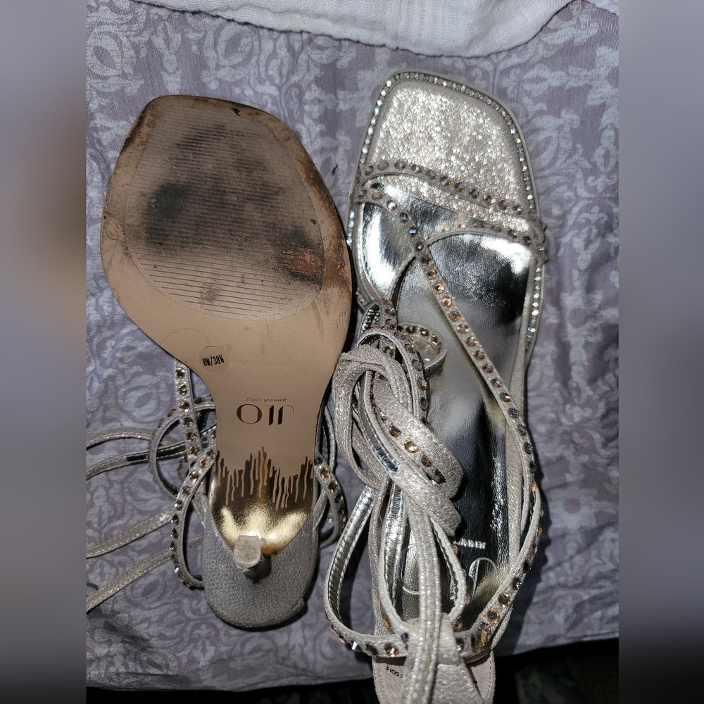 Jennifer Lopez heels - Picture 3 of 7